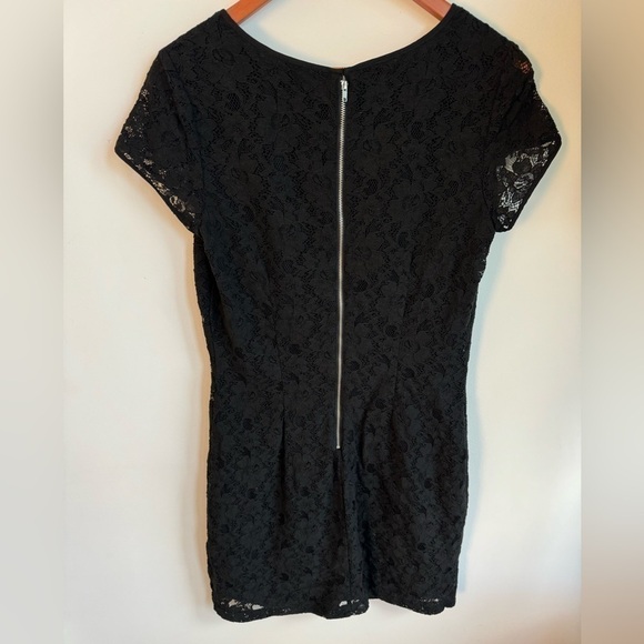 Banana Republic Sheath Lace Dress - Picture 3 of 3